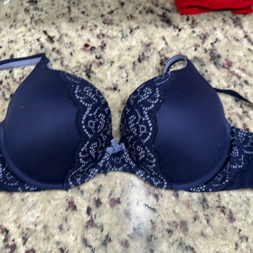 Body by Victoria perfect shape padded wired size 36 C